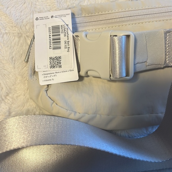 Lululemon everywhere belt bag white opal NWT - Picture 5 of 5
